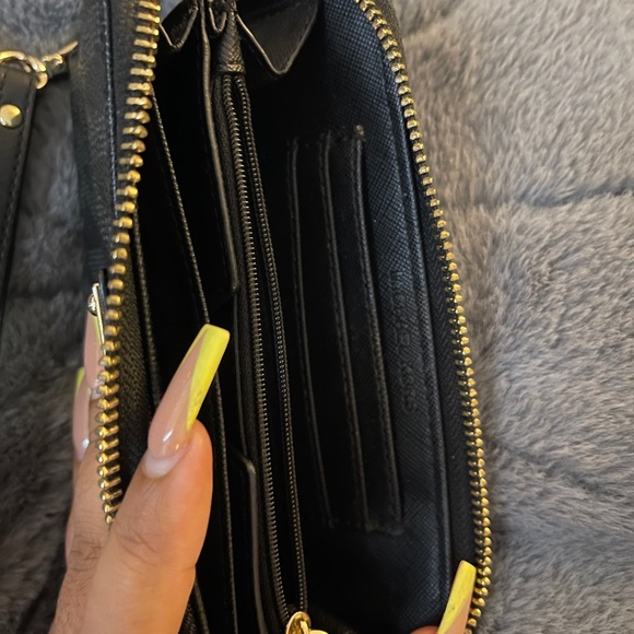 Michael Kors Black/gold monogram Logo Wallet - Picture 4 of 4